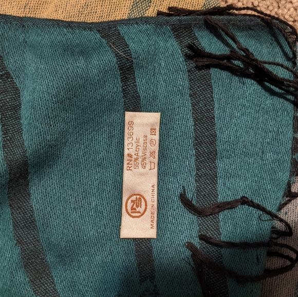 Scarf - Picture 3 of 3